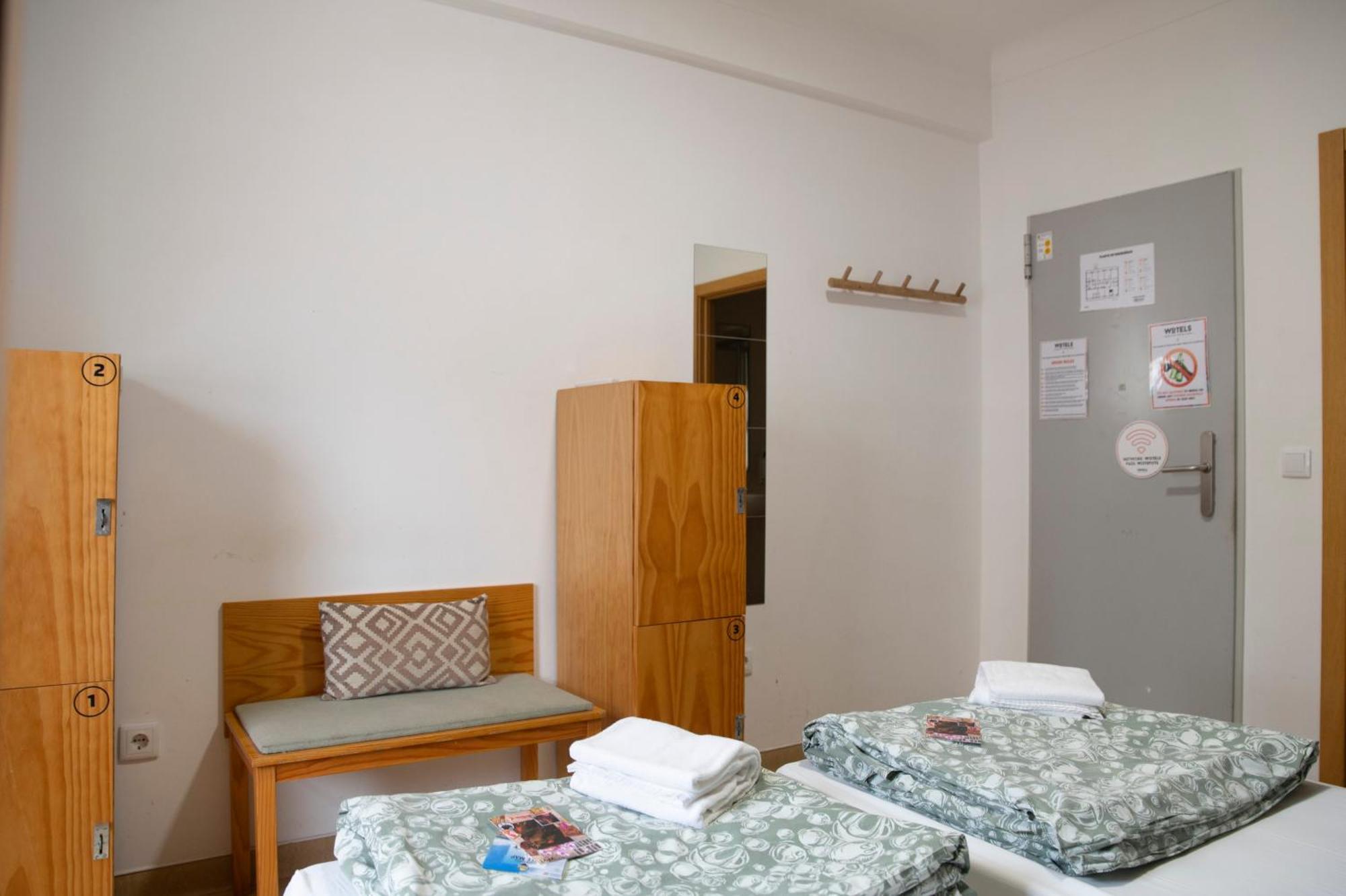 Bed 4-Bed Mixed Dormitory Room